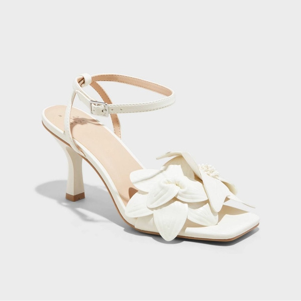 NWT A New Day Women's White Floral Sandals